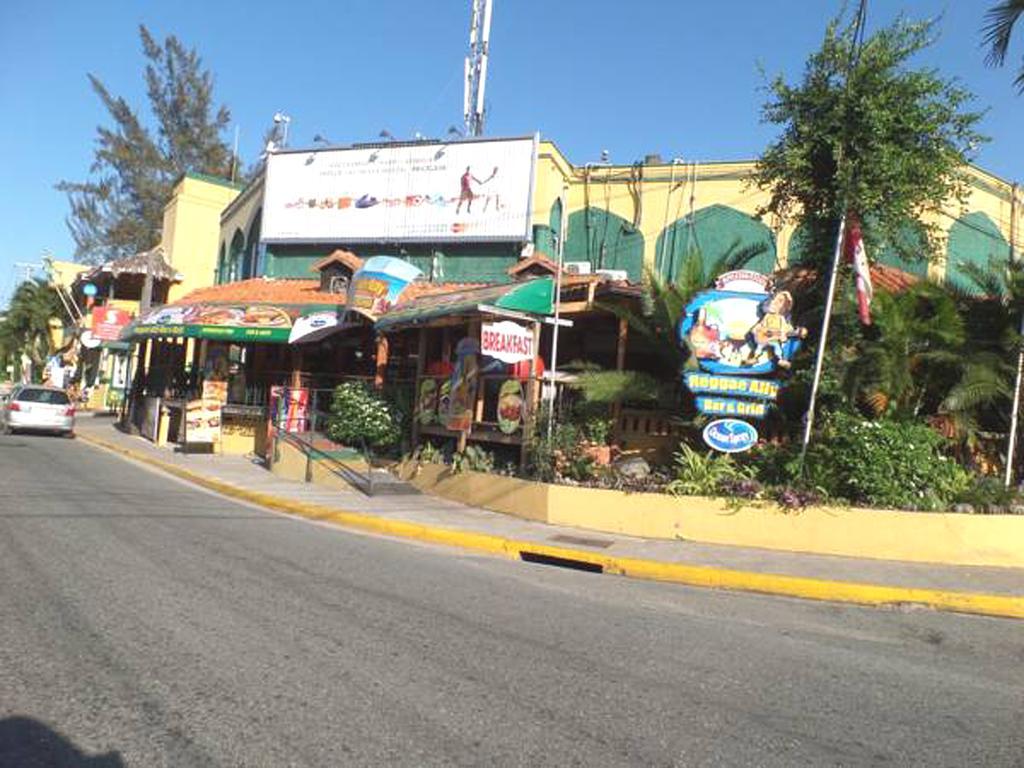 Sky Castles Apt J3 Ocho Rios Exterior photo